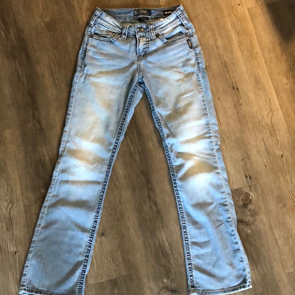 Light wash sliver jeans